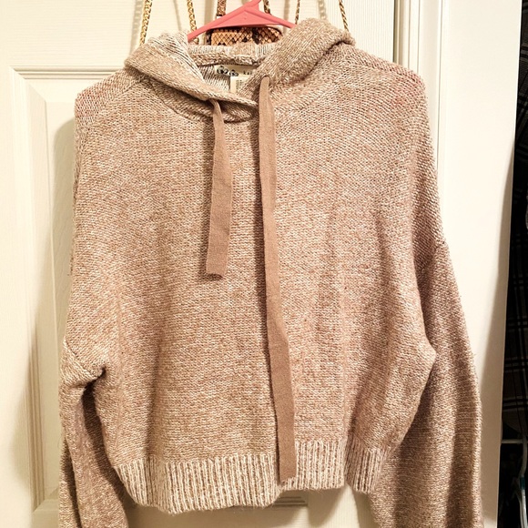 Trendy tan sweatshirt - Picture 1 of 3